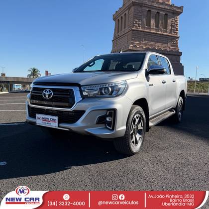 TOYOTA HILUX 2.8 SRX 4X4 CD 16V DIESEL 4P AUTOMÁTICO TOYOTA HILUX 2.8 SRX 4X4 CD 16V DIESEL 4P AUTOMÁTICO
